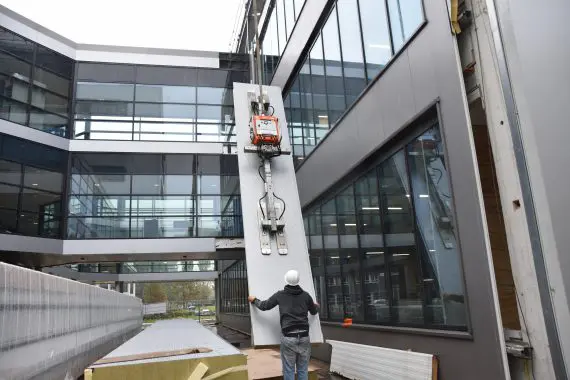 CladBoy CB4 bij science park eindhoven voor steenwol panelen