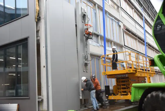 CladBoy CB4 voor steenwol panelen bij science park eindhoven