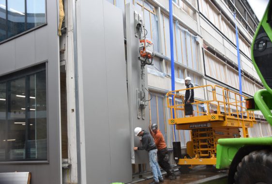 CladBoy CB4 voor steenwol panelen bij science park eindhoven
